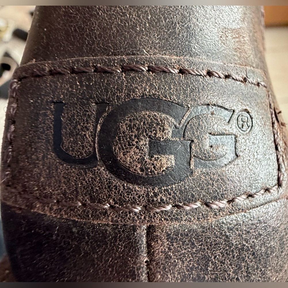 UGG Classic Short Leather Boots Brown Sheepskin Lined Women’s 6 EU 37 - Picture 12 of 12